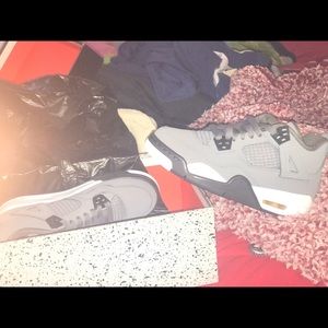 Jordan grey 4s